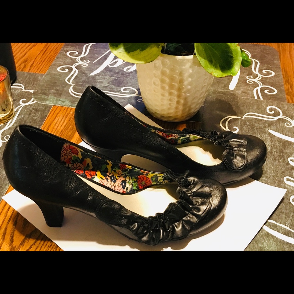 Black Madden Girl Pumps